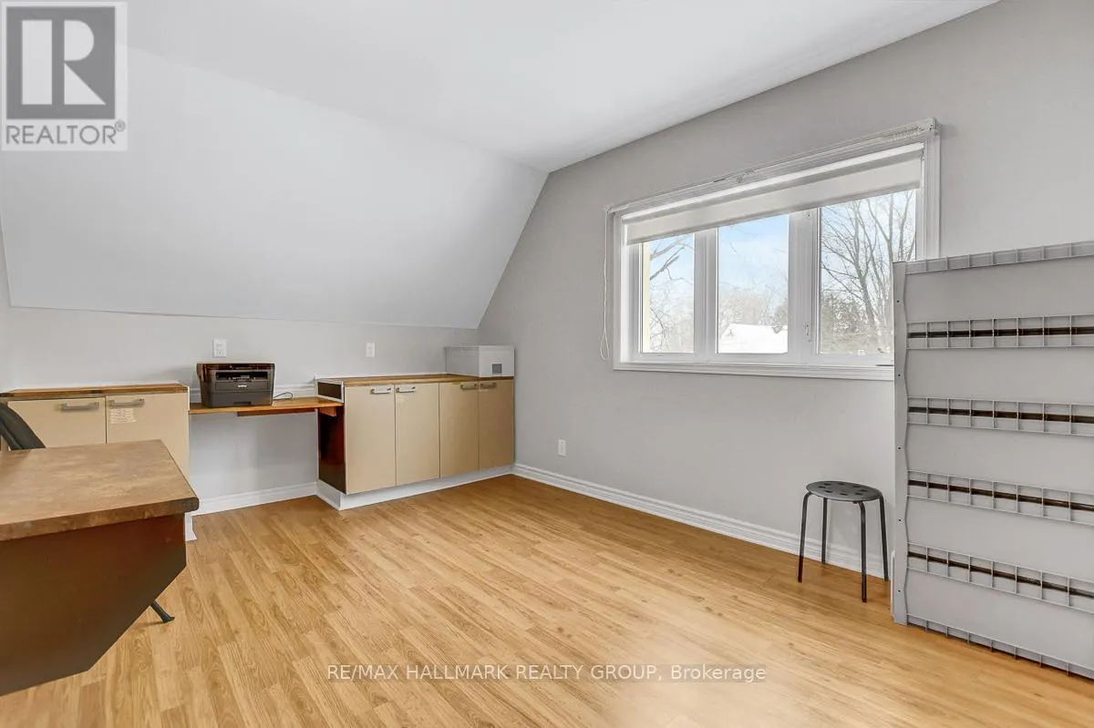 2527 OLD MONTREAL ROAD