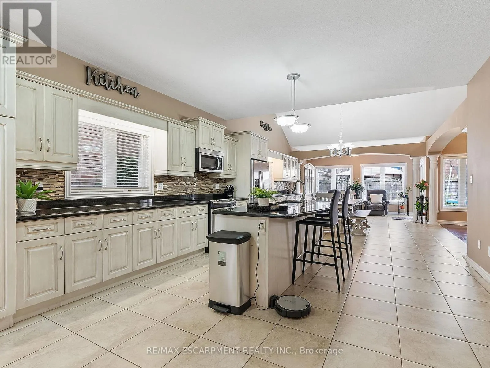 52 ARROWHEAD DRIVE