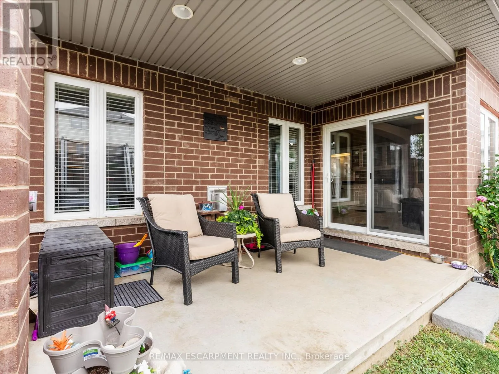 52 ARROWHEAD DRIVE
