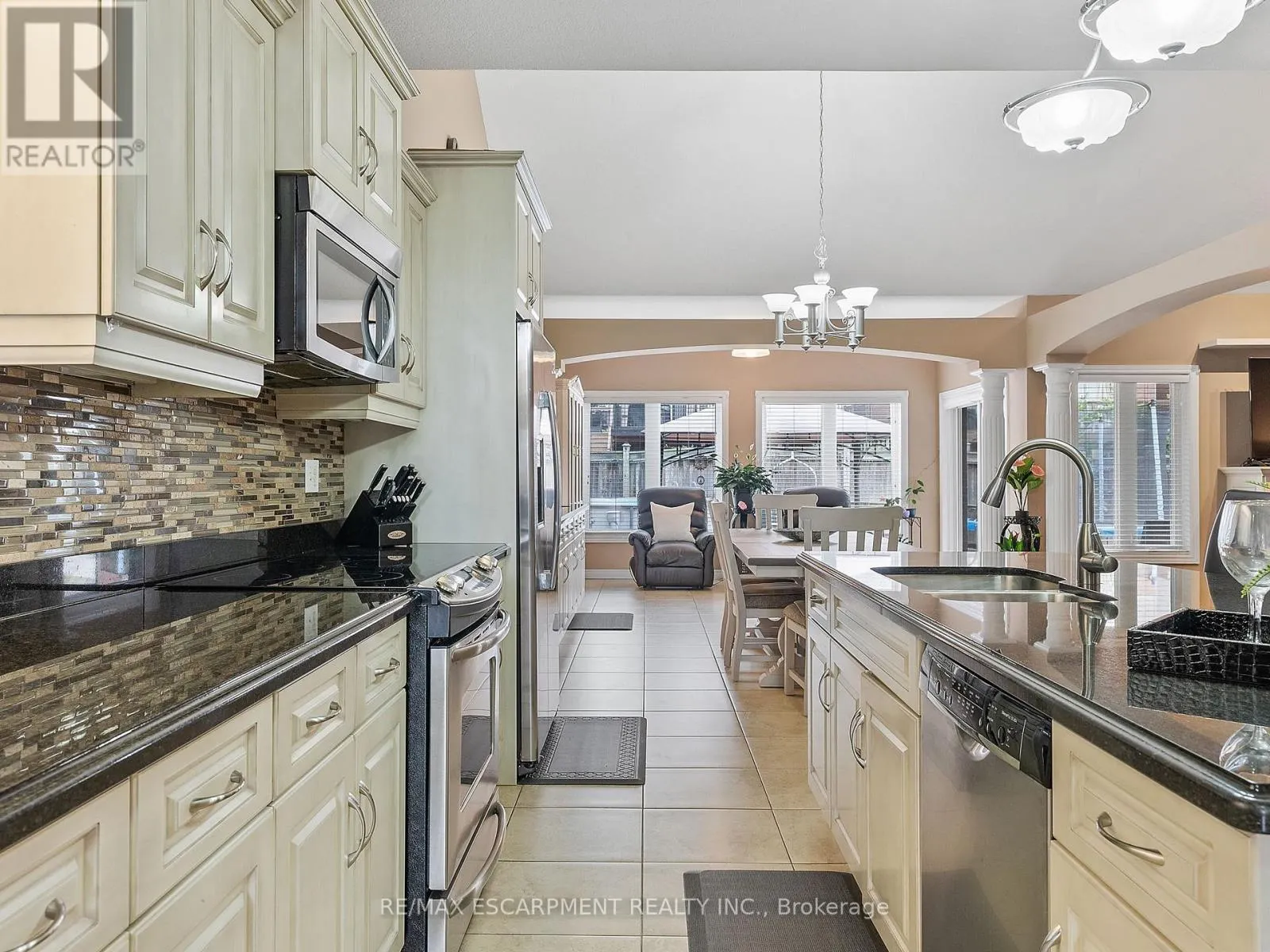 52 ARROWHEAD DRIVE