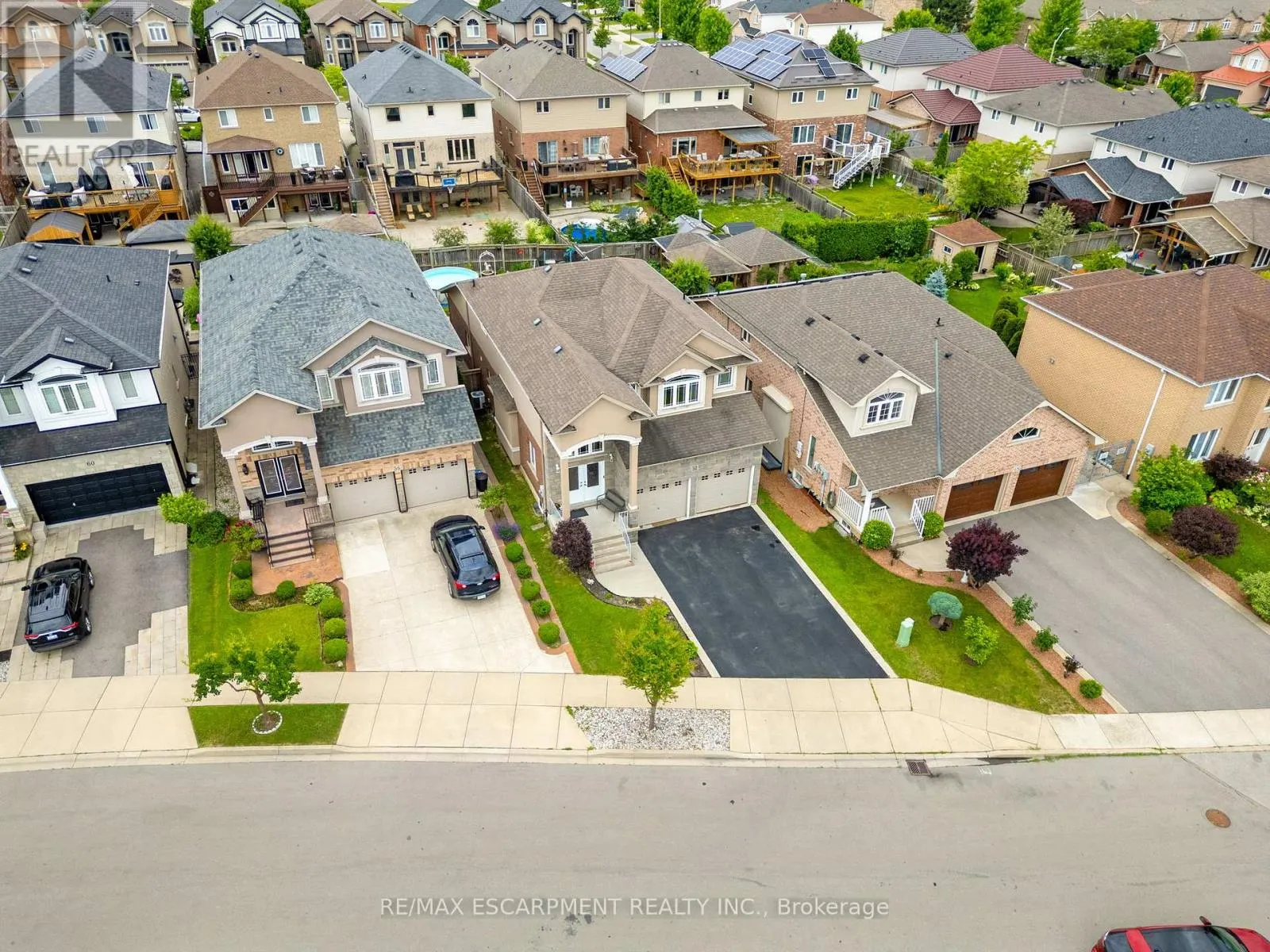 52 ARROWHEAD DRIVE