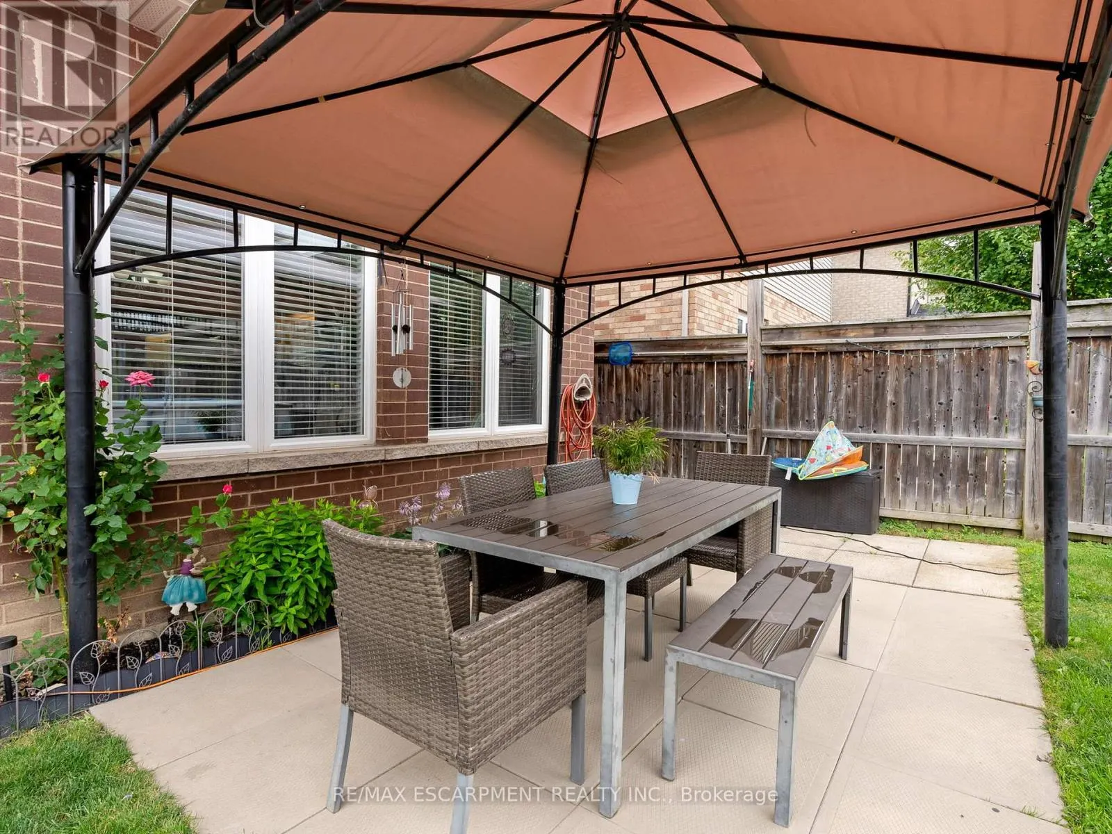 52 ARROWHEAD DRIVE
