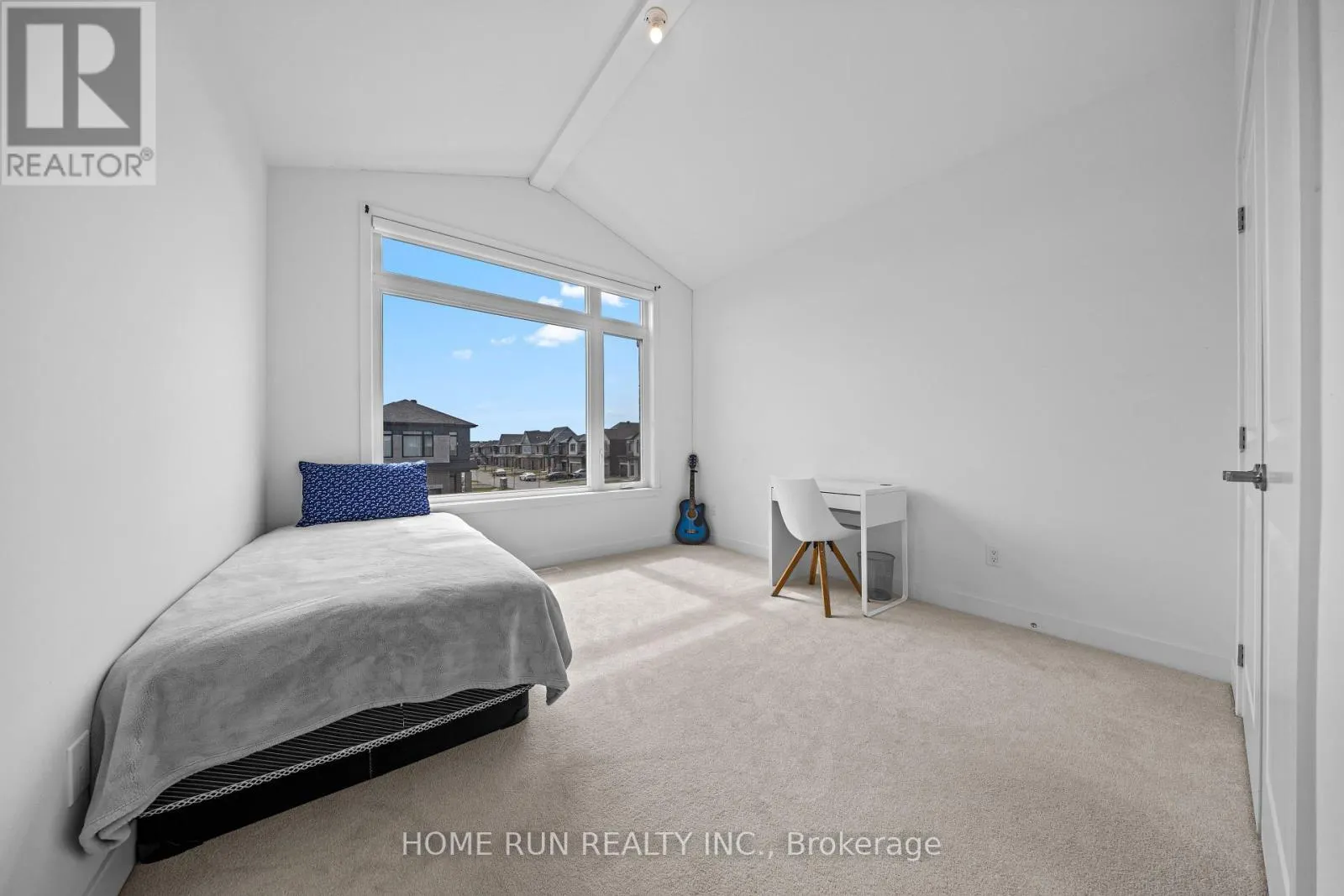 909 BECKTON HEIGHTS