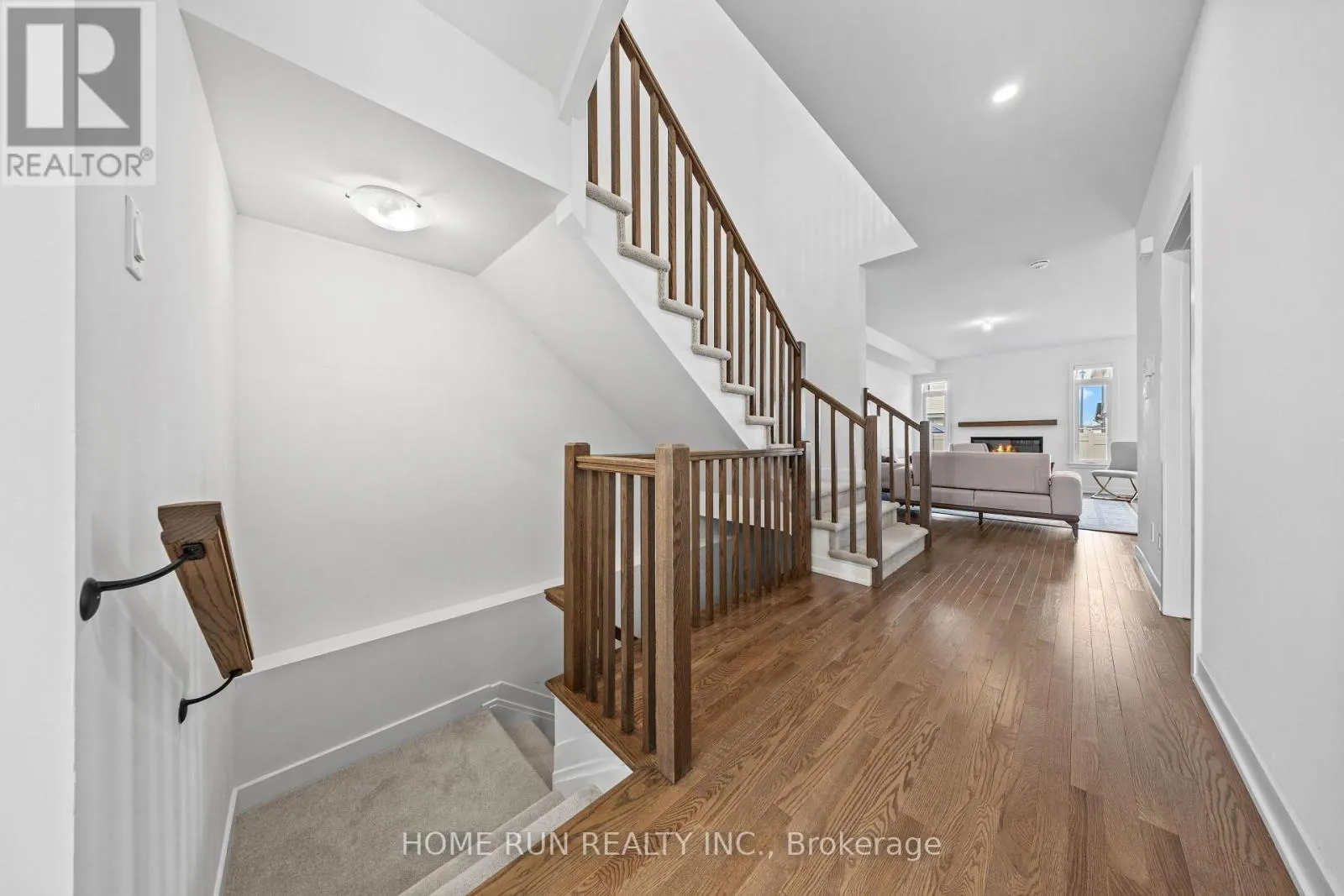 909 BECKTON HEIGHTS