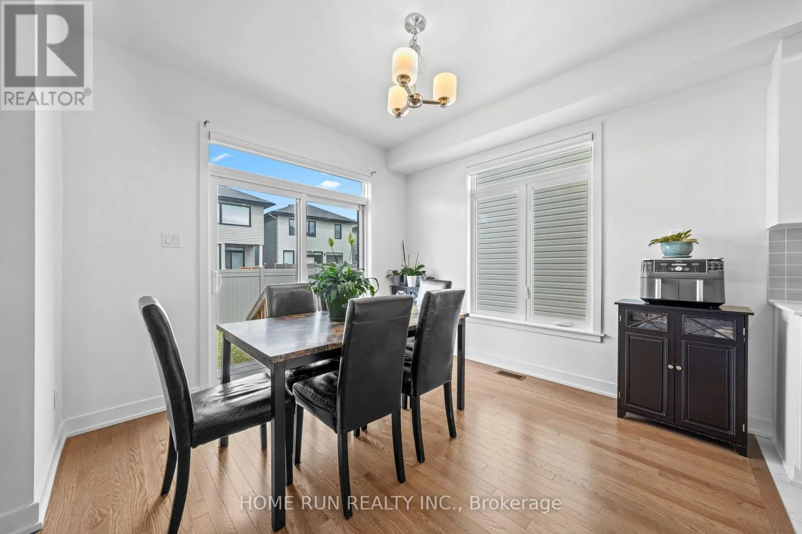 909 BECKTON HEIGHTS
