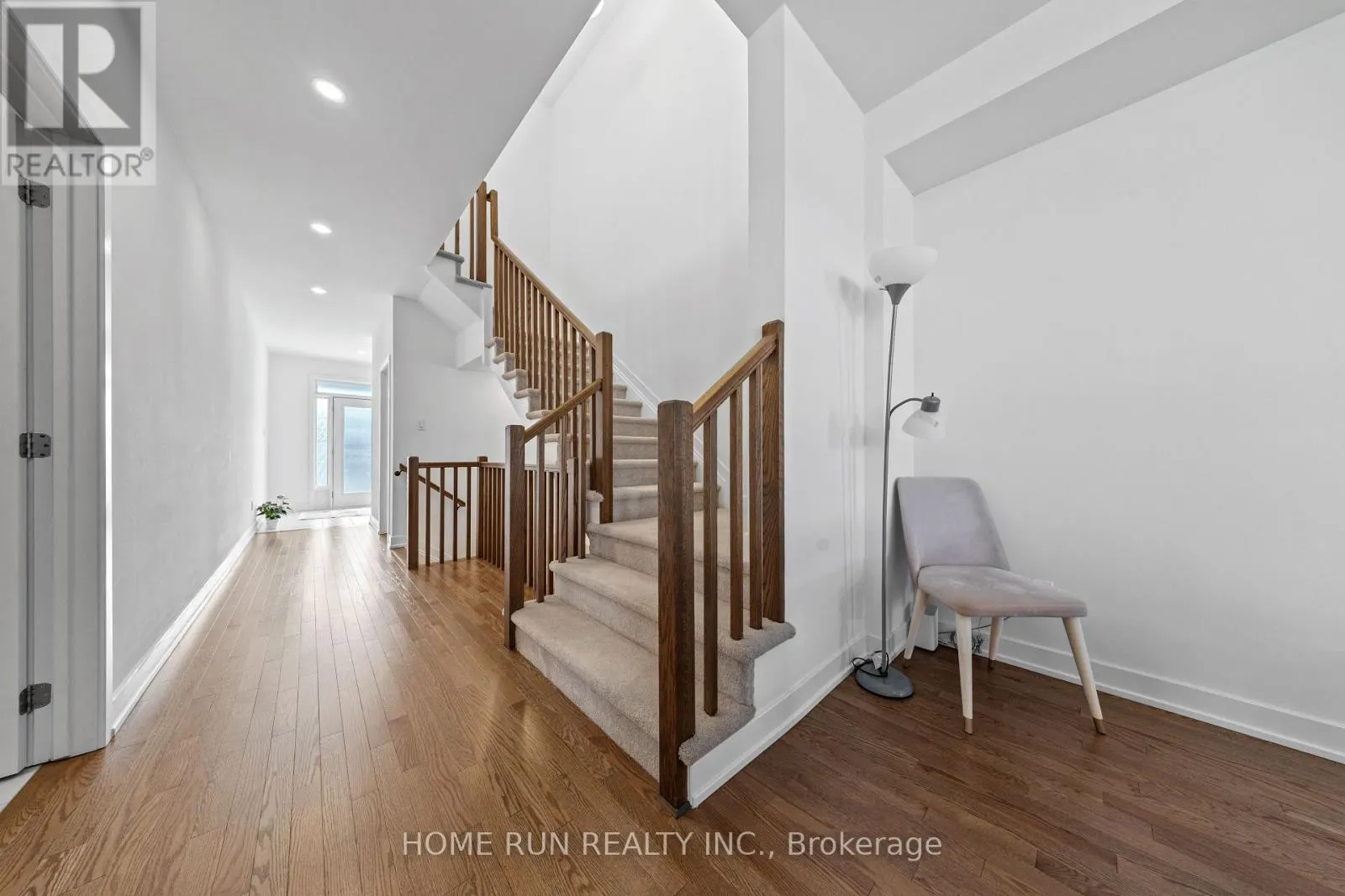 909 BECKTON HEIGHTS