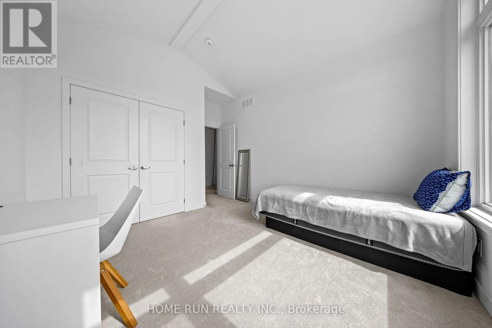 909 BECKTON HEIGHTS