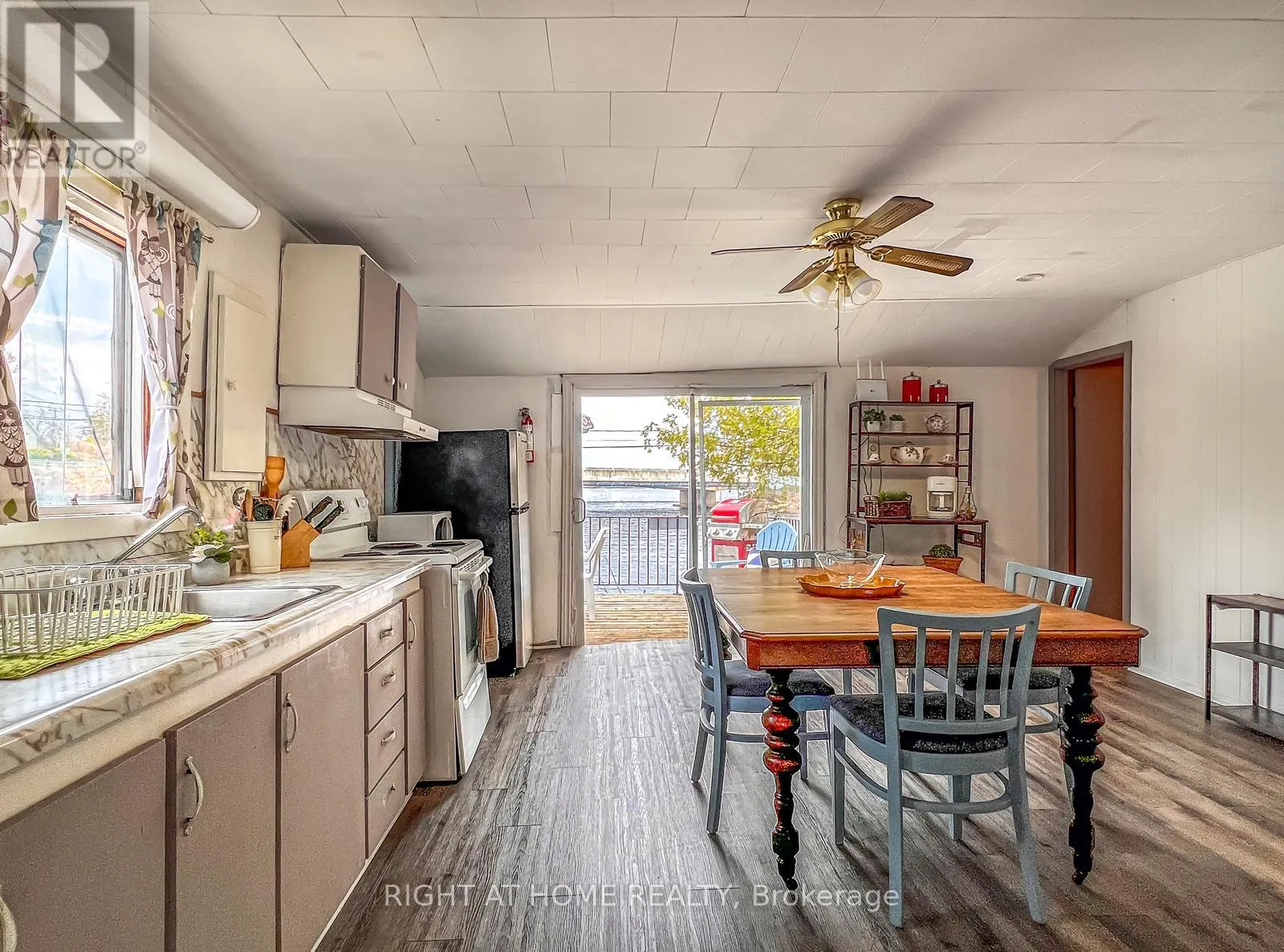 16F MACDONALD CRESCENT