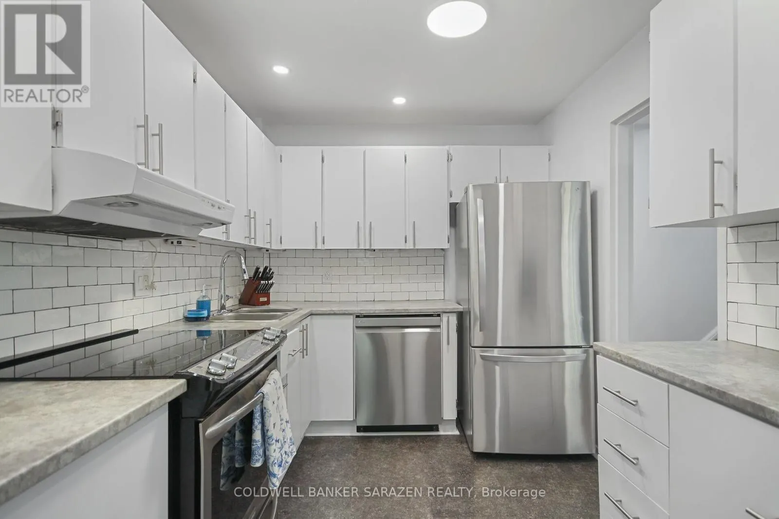 51 - 3415 UPLANDS DRIVE