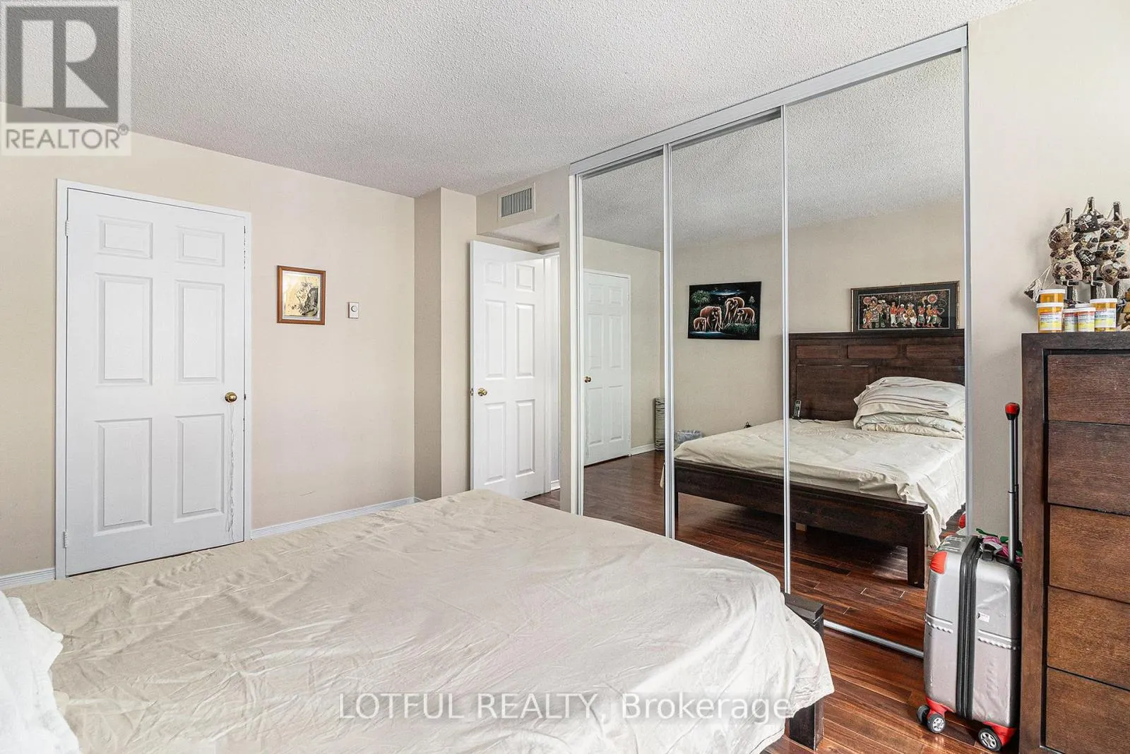 1103 - 199 KENT STREET
