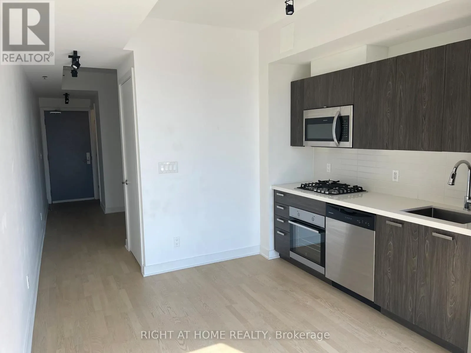 705 - 203 CATHERINE STREET
