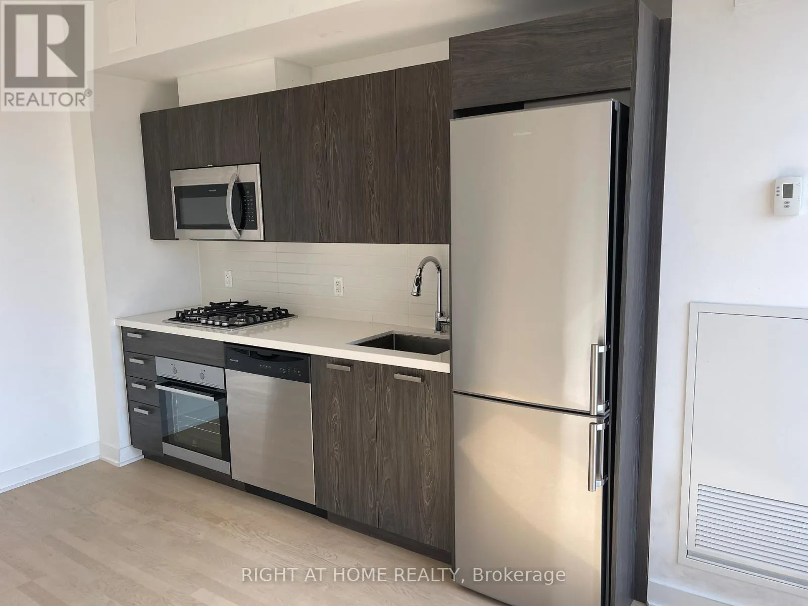 705 - 203 CATHERINE STREET