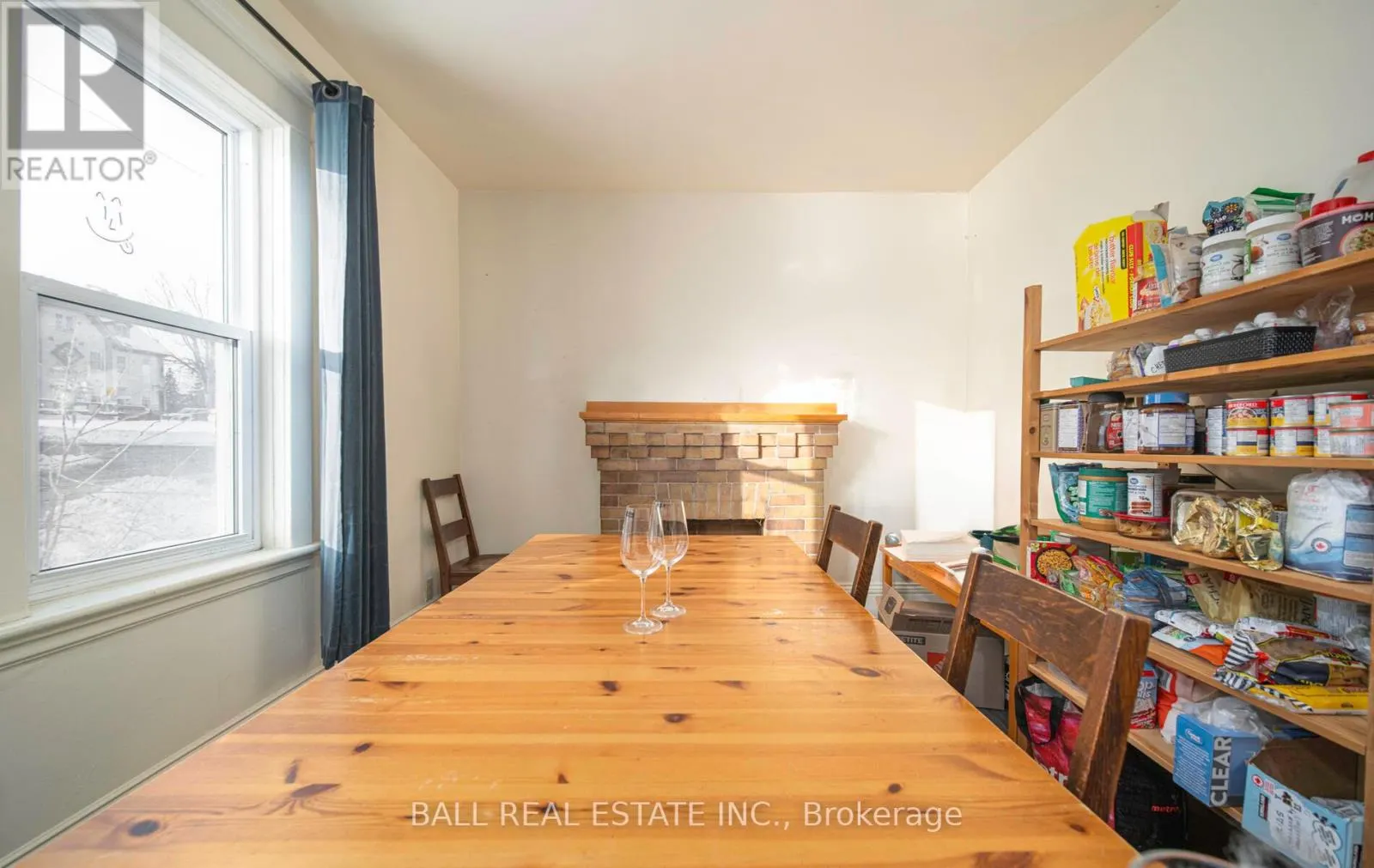 306 SIMCOE STREET
