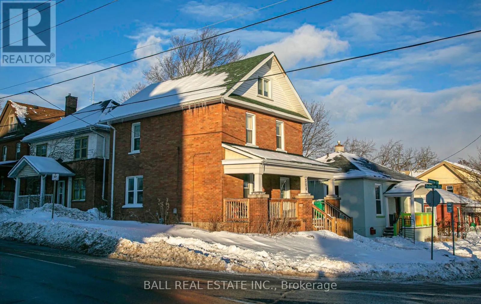 306 SIMCOE STREET
