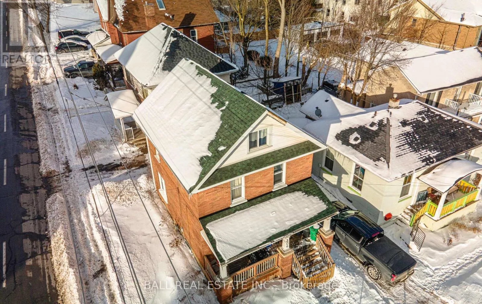 306 SIMCOE STREET