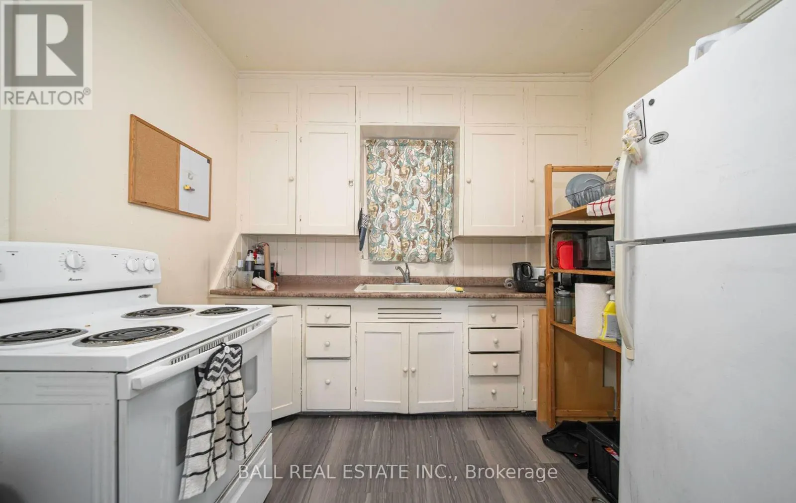306 SIMCOE STREET