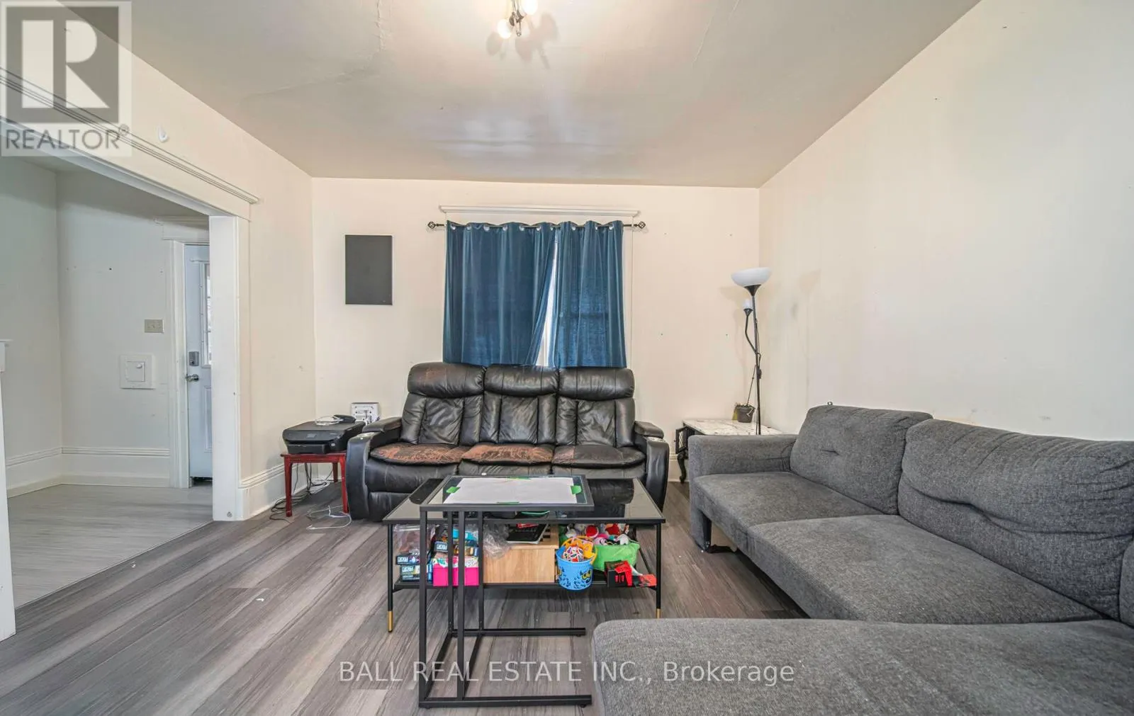 306 SIMCOE STREET