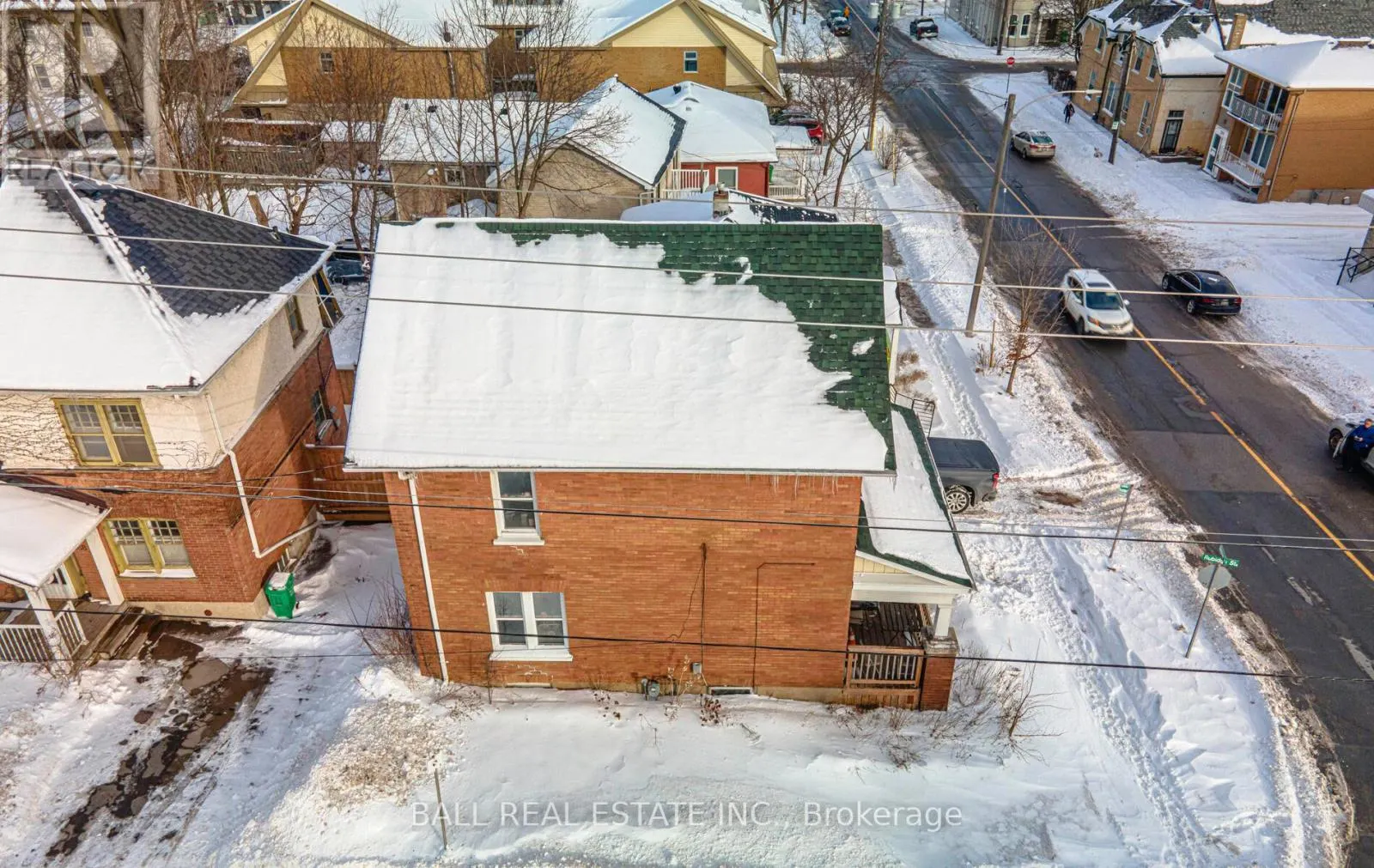 306 SIMCOE STREET