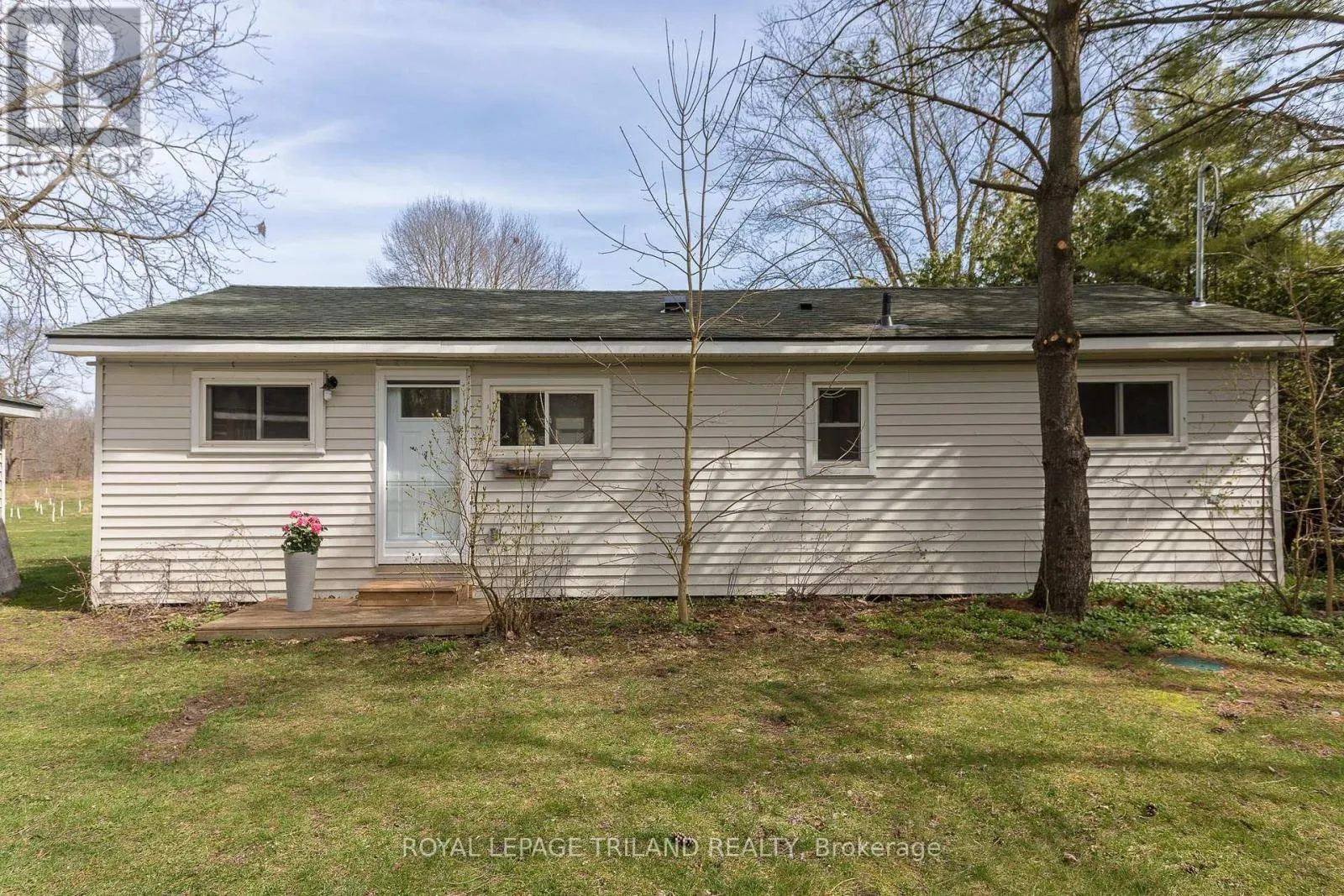 20927 LAKESIDE DRIVE