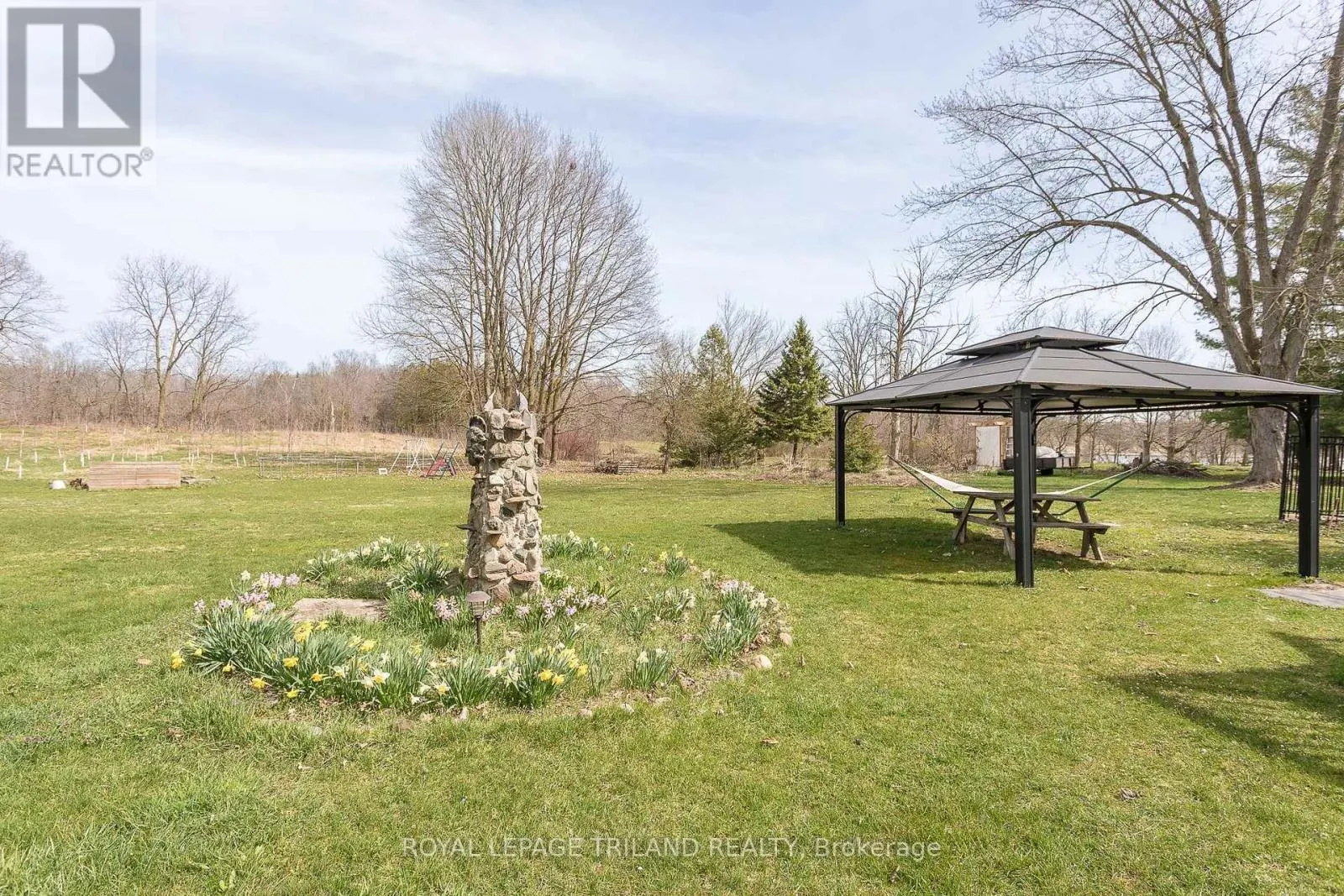 20927 LAKESIDE DRIVE
