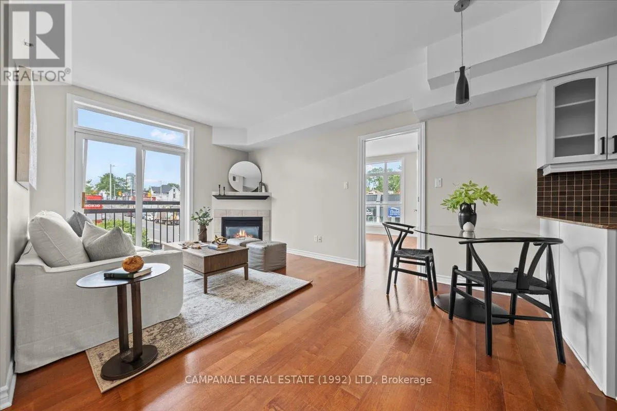 201 - 6 GROVE AVENUE