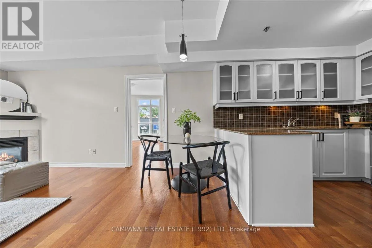 201 - 6 GROVE AVENUE