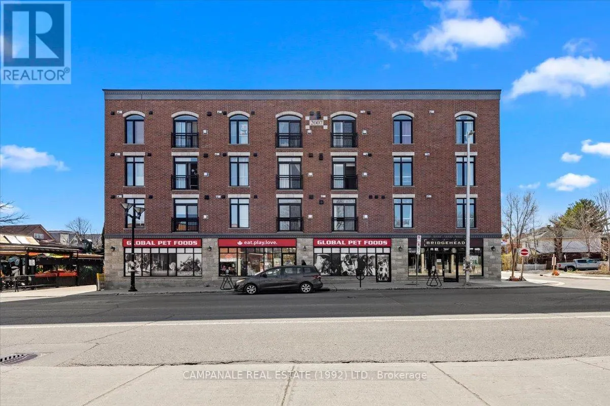 201 - 6 GROVE AVENUE