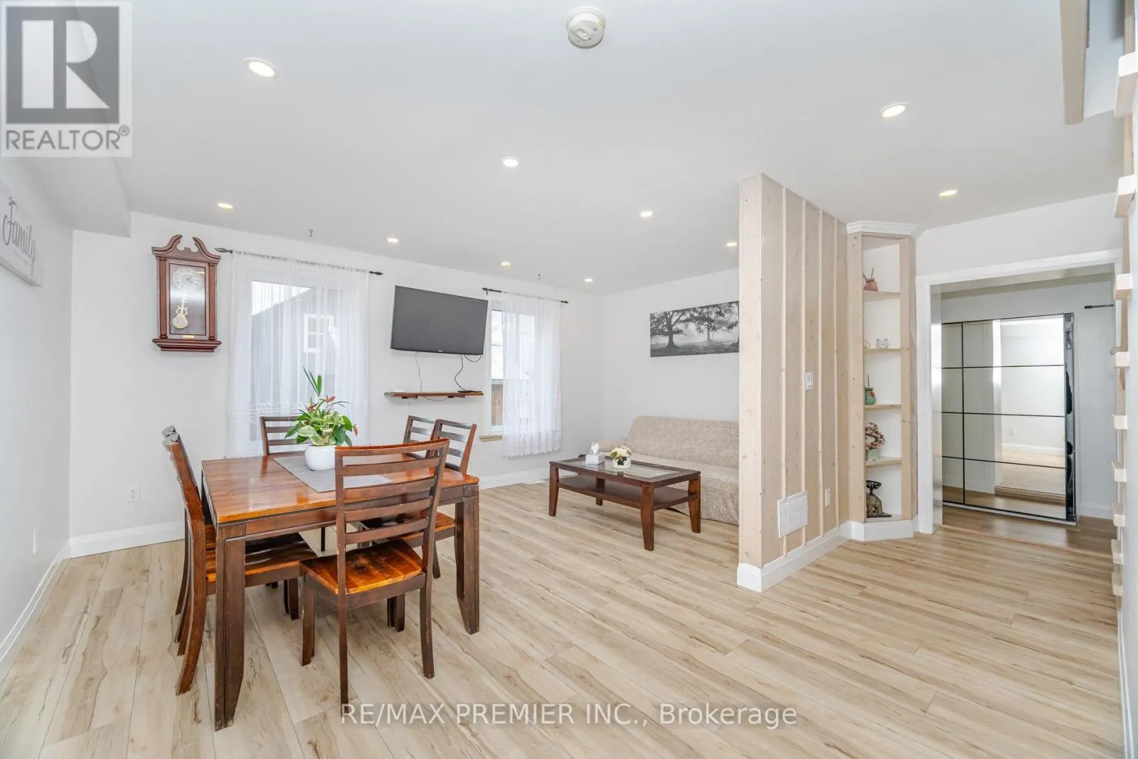 157 MAIN STREET W