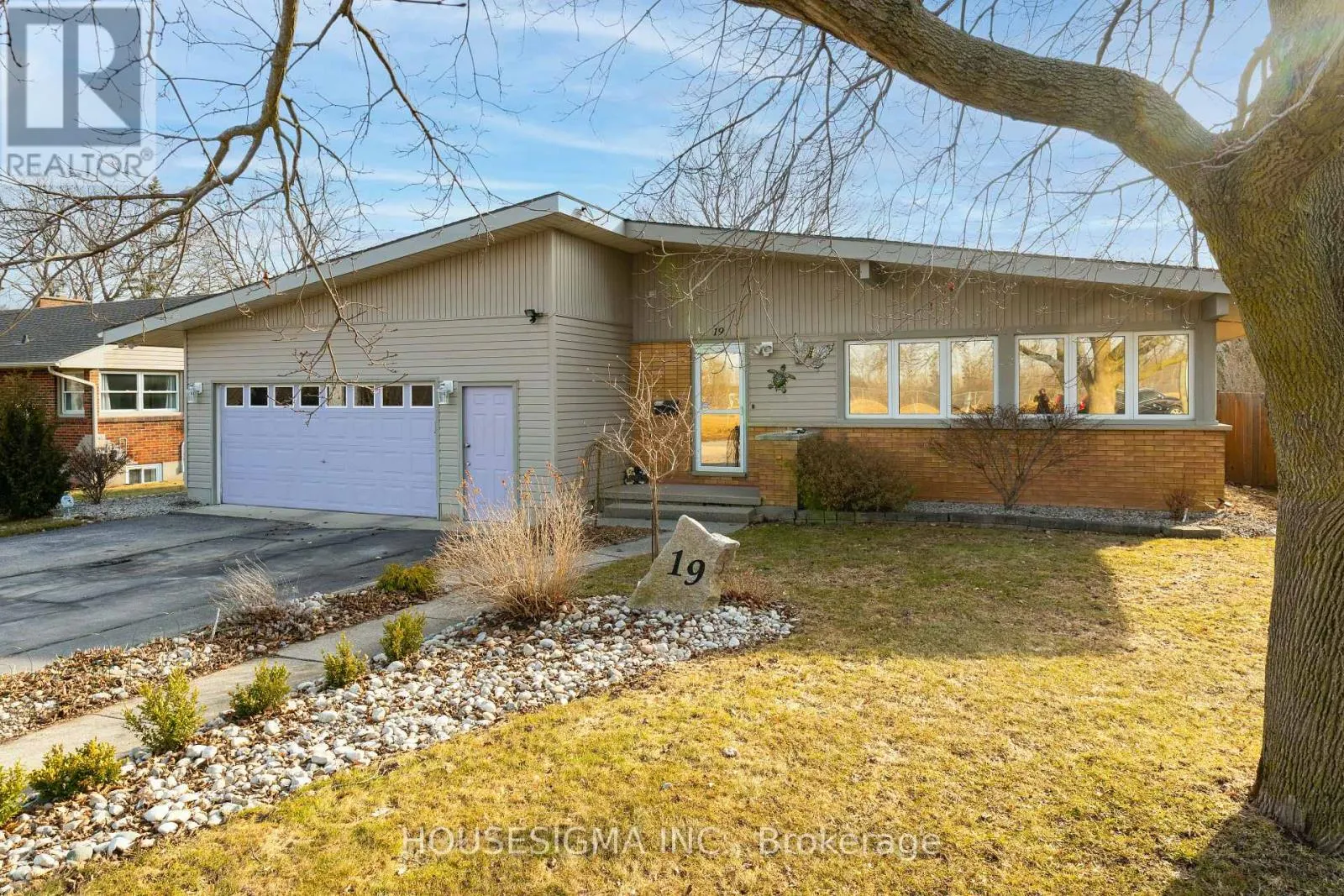 19 DALEWOOD DRIVE