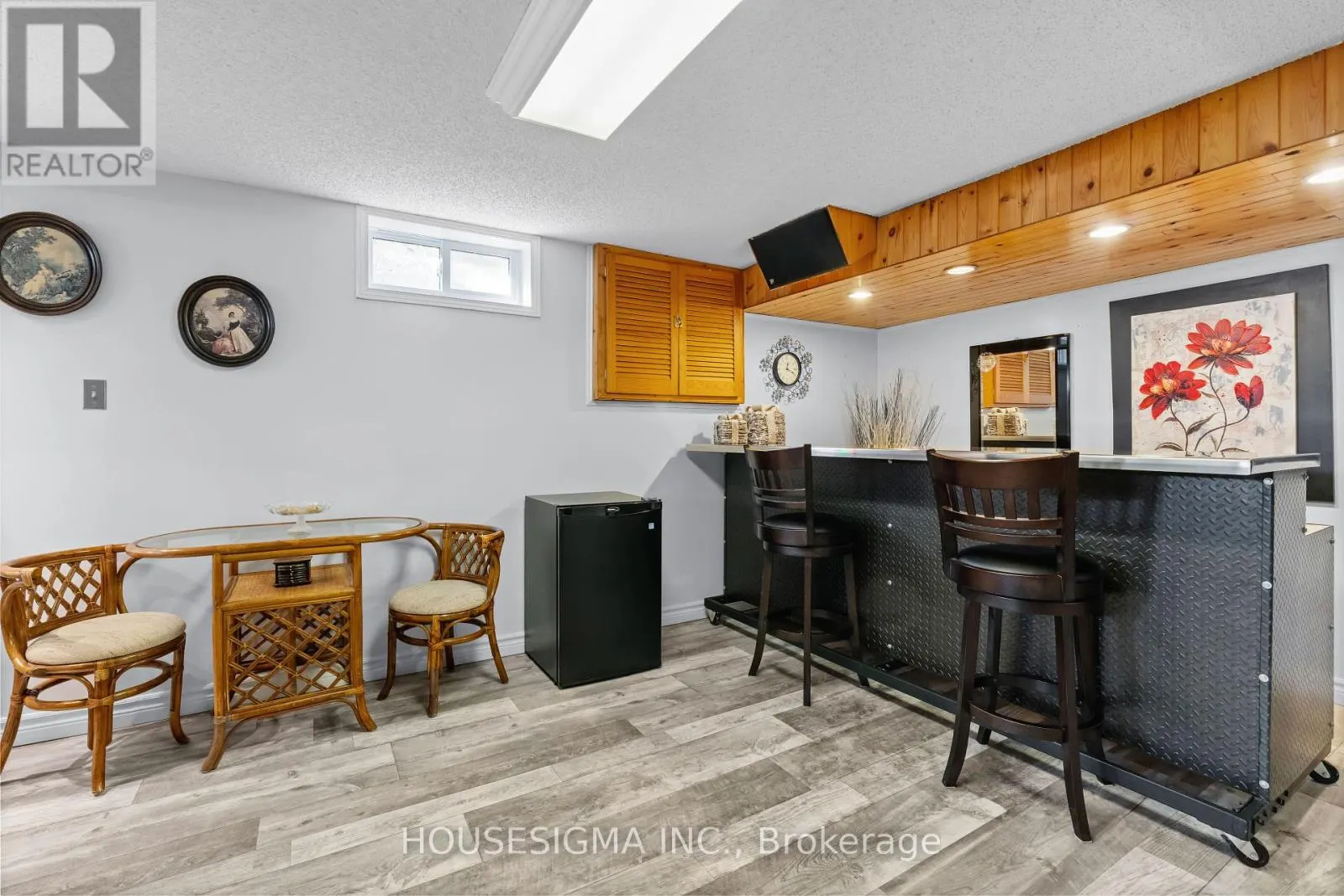19 DALEWOOD DRIVE
