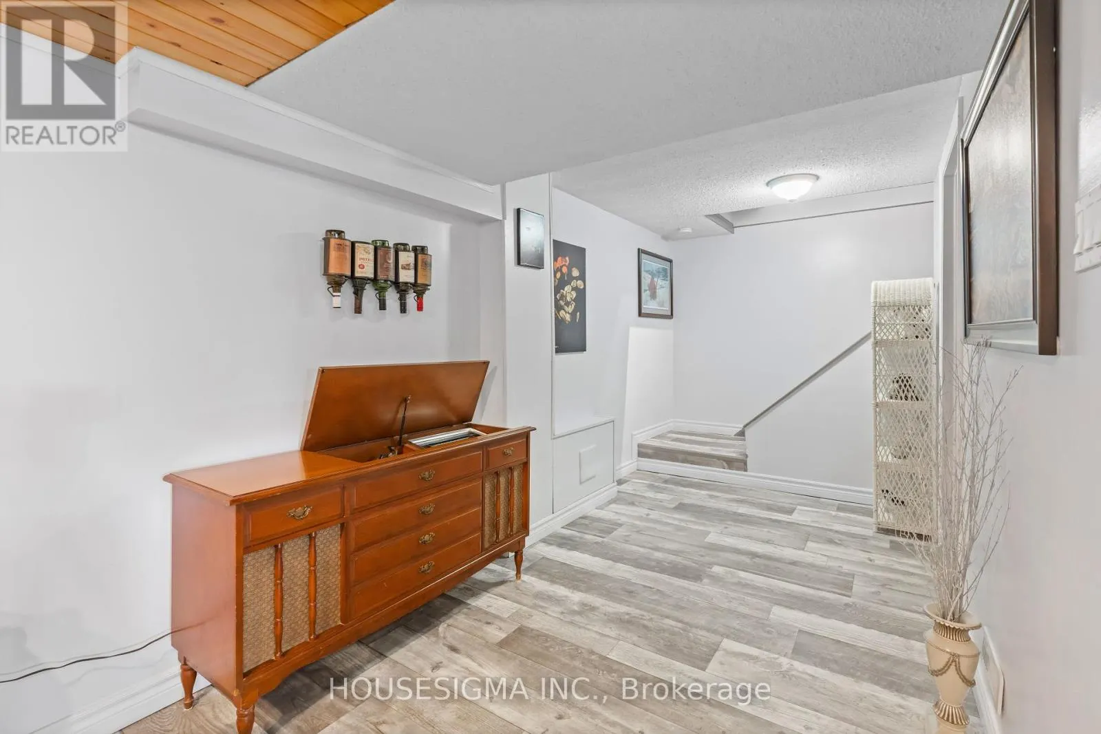 19 DALEWOOD DRIVE