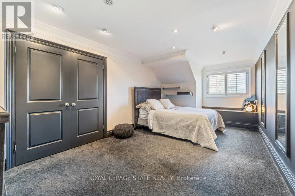 1467 BOOK ROAD W