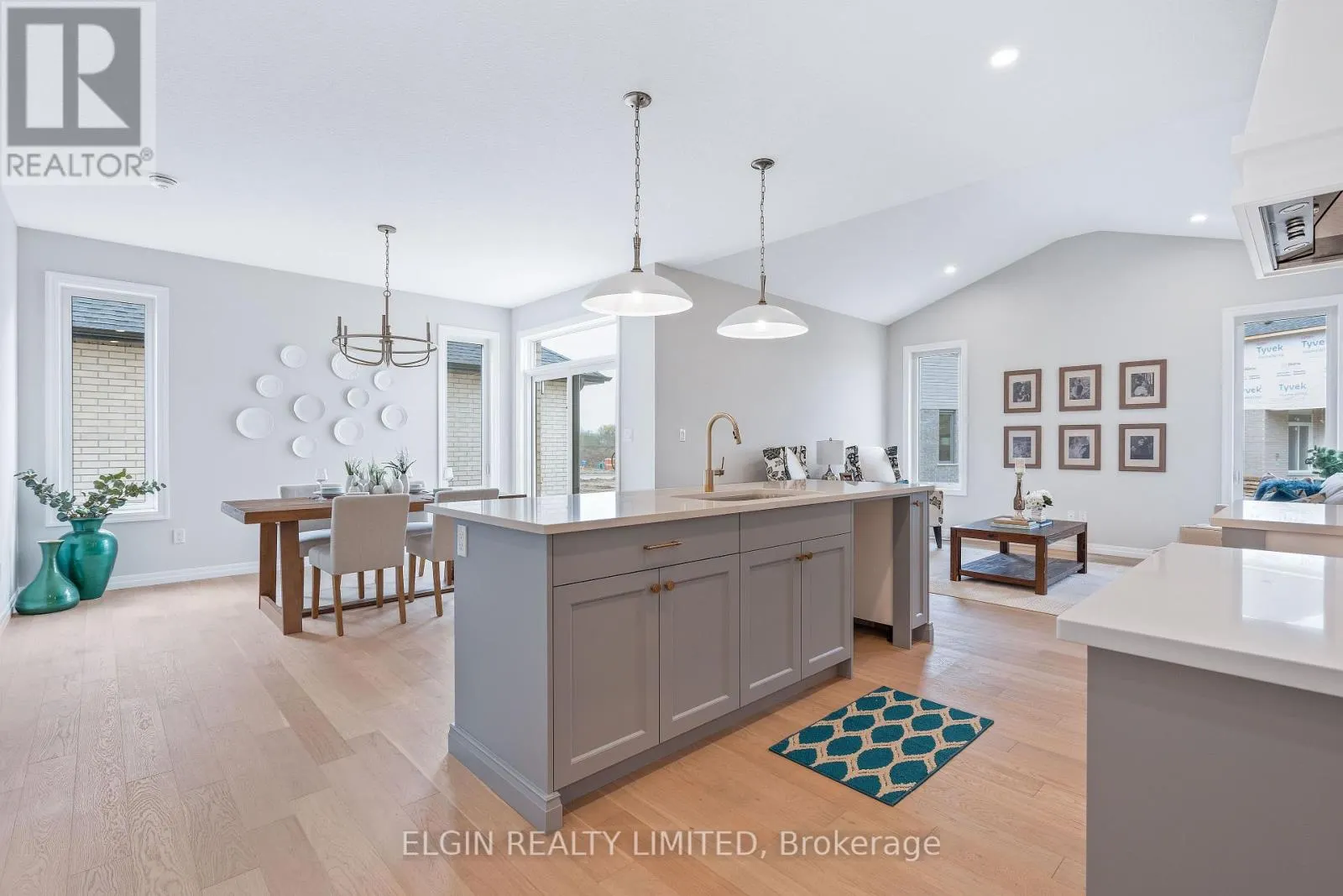29 HEMLOCK CRESCENT