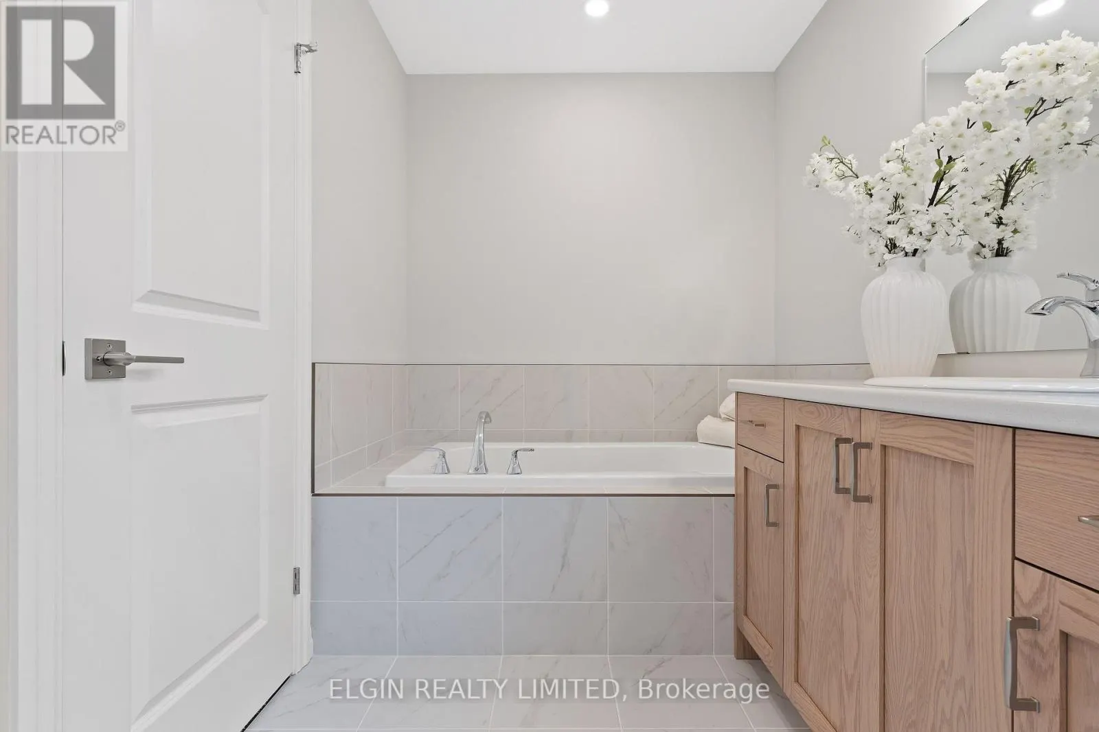 29 HEMLOCK CRESCENT