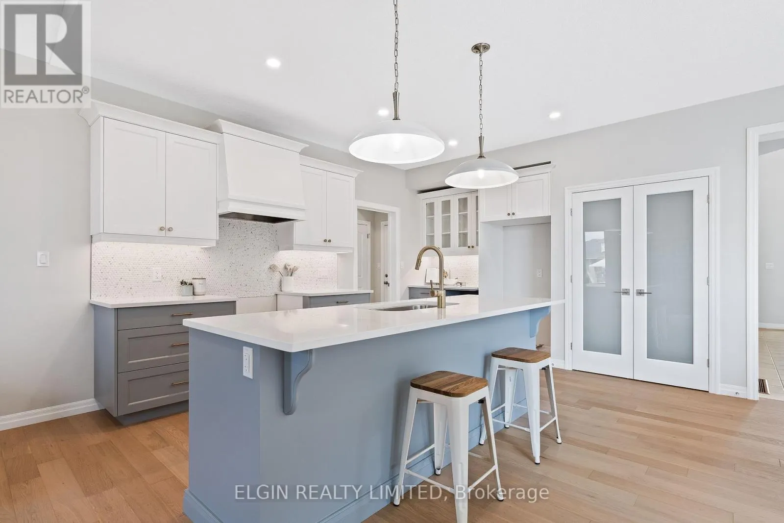 29 HEMLOCK CRESCENT