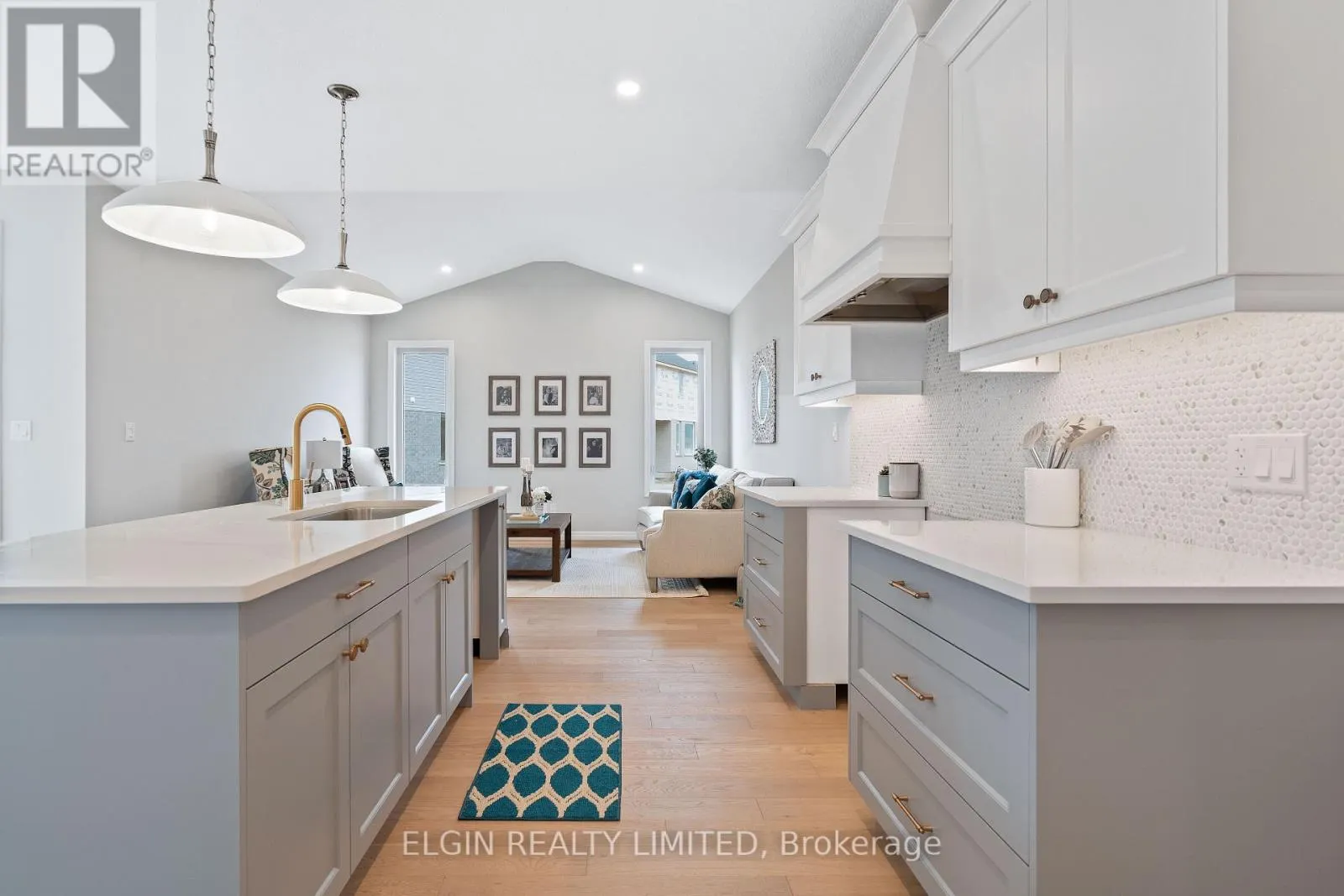 29 HEMLOCK CRESCENT