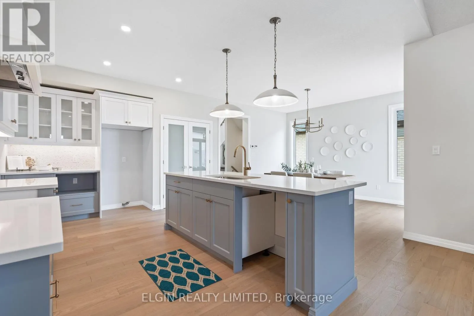 29 HEMLOCK CRESCENT