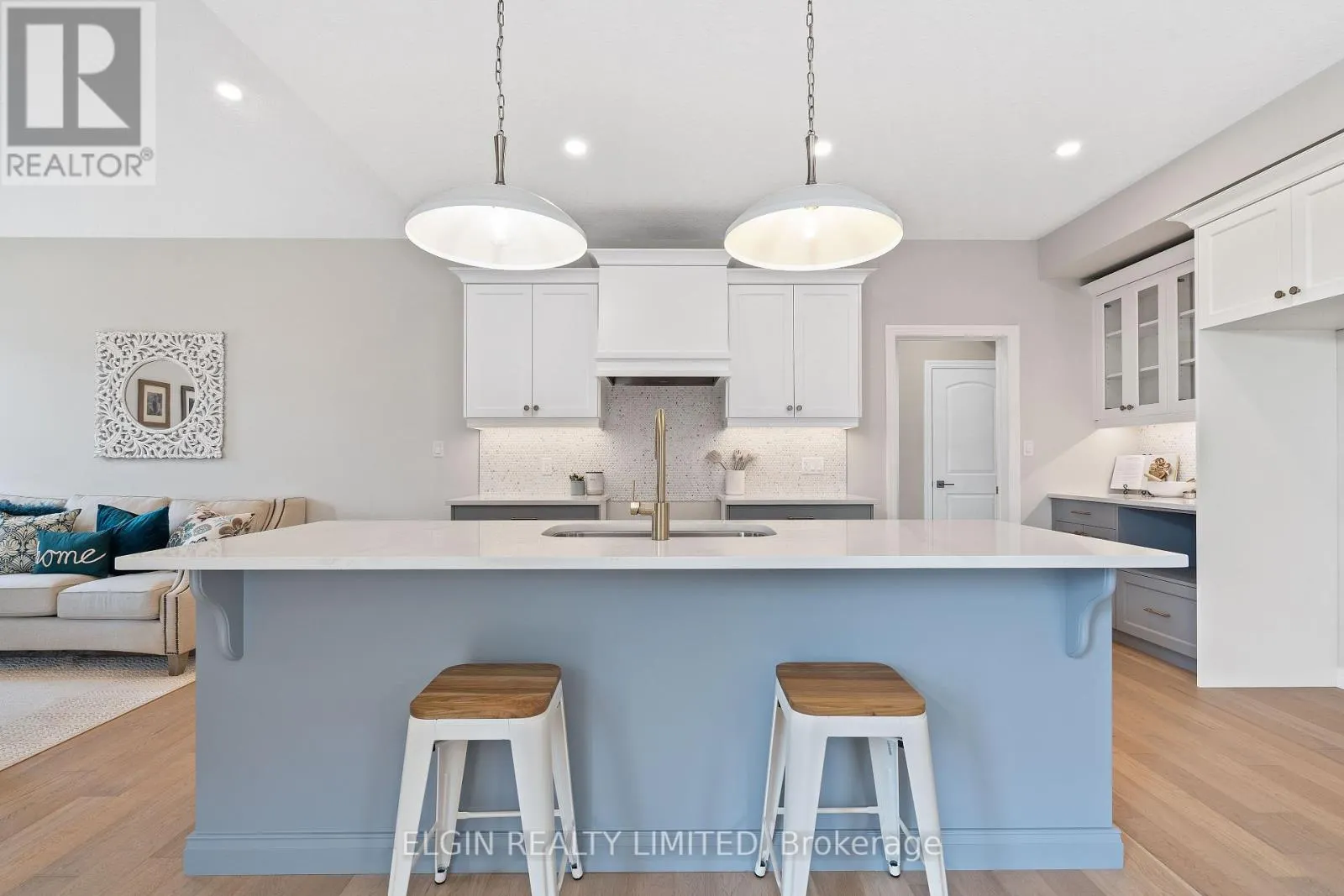 29 HEMLOCK CRESCENT
