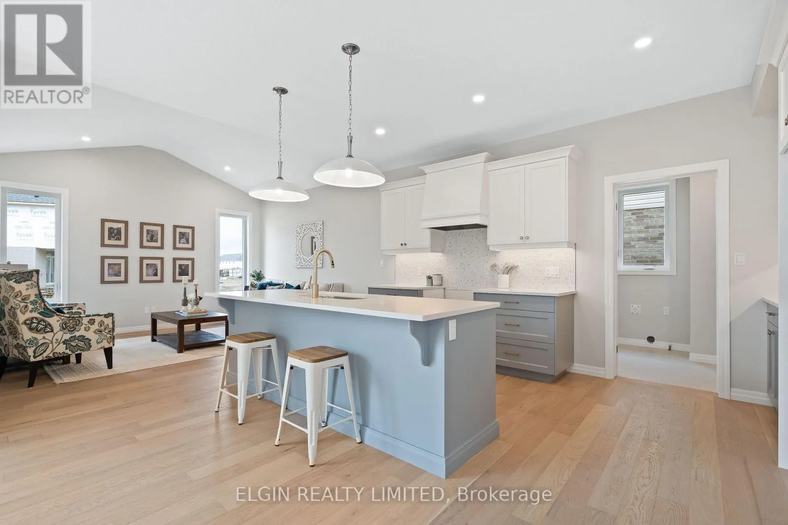 29 HEMLOCK CRESCENT