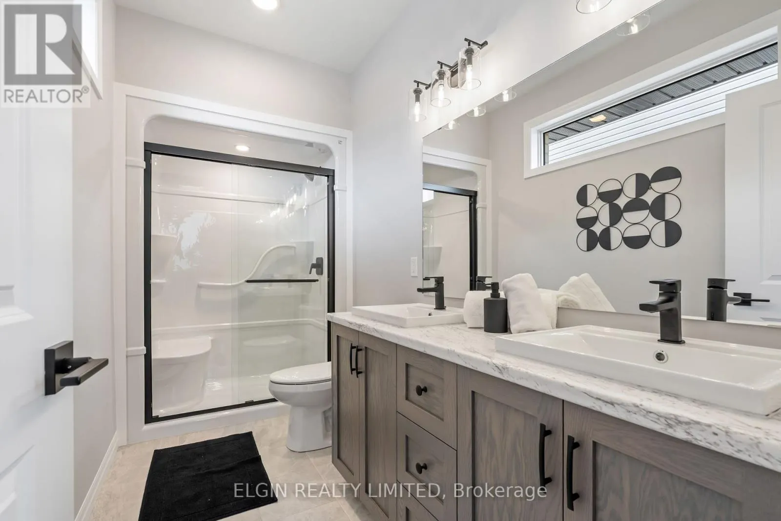31 HEMLOCK CRESCENT