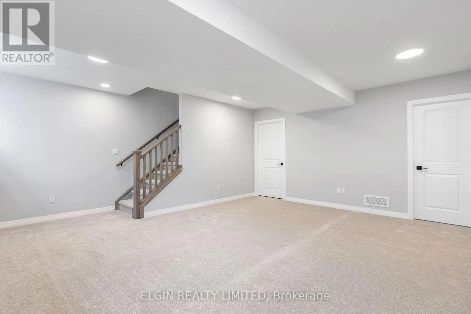 31 HEMLOCK CRESCENT