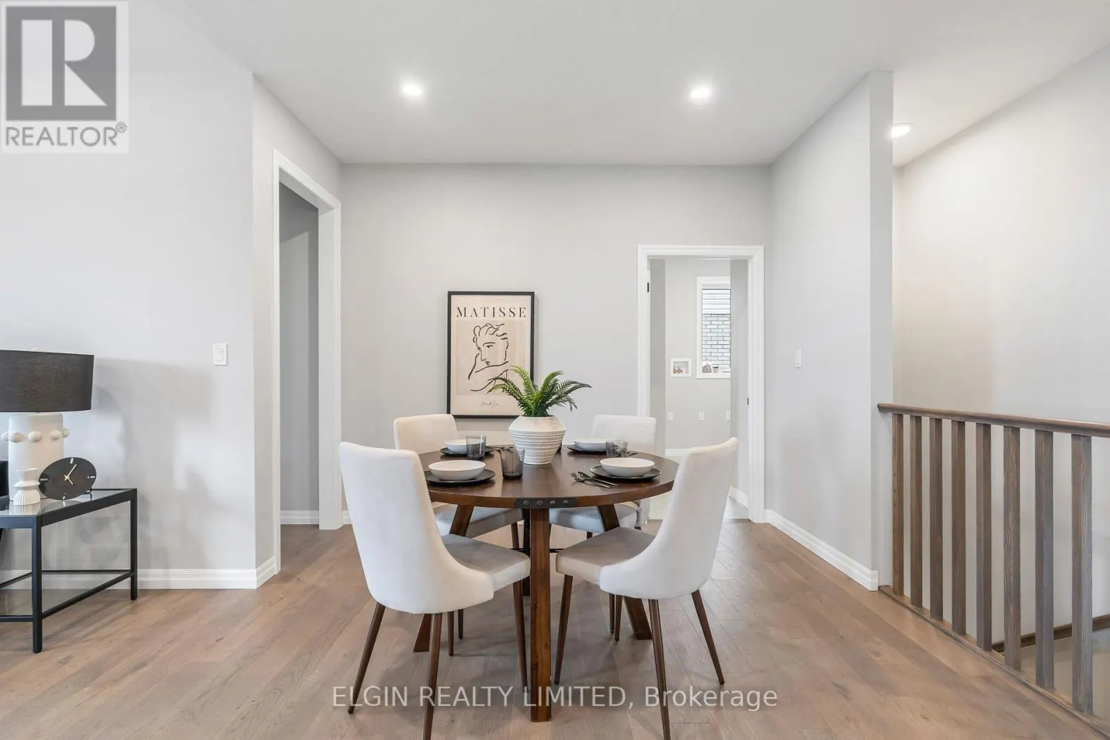 31 HEMLOCK CRESCENT