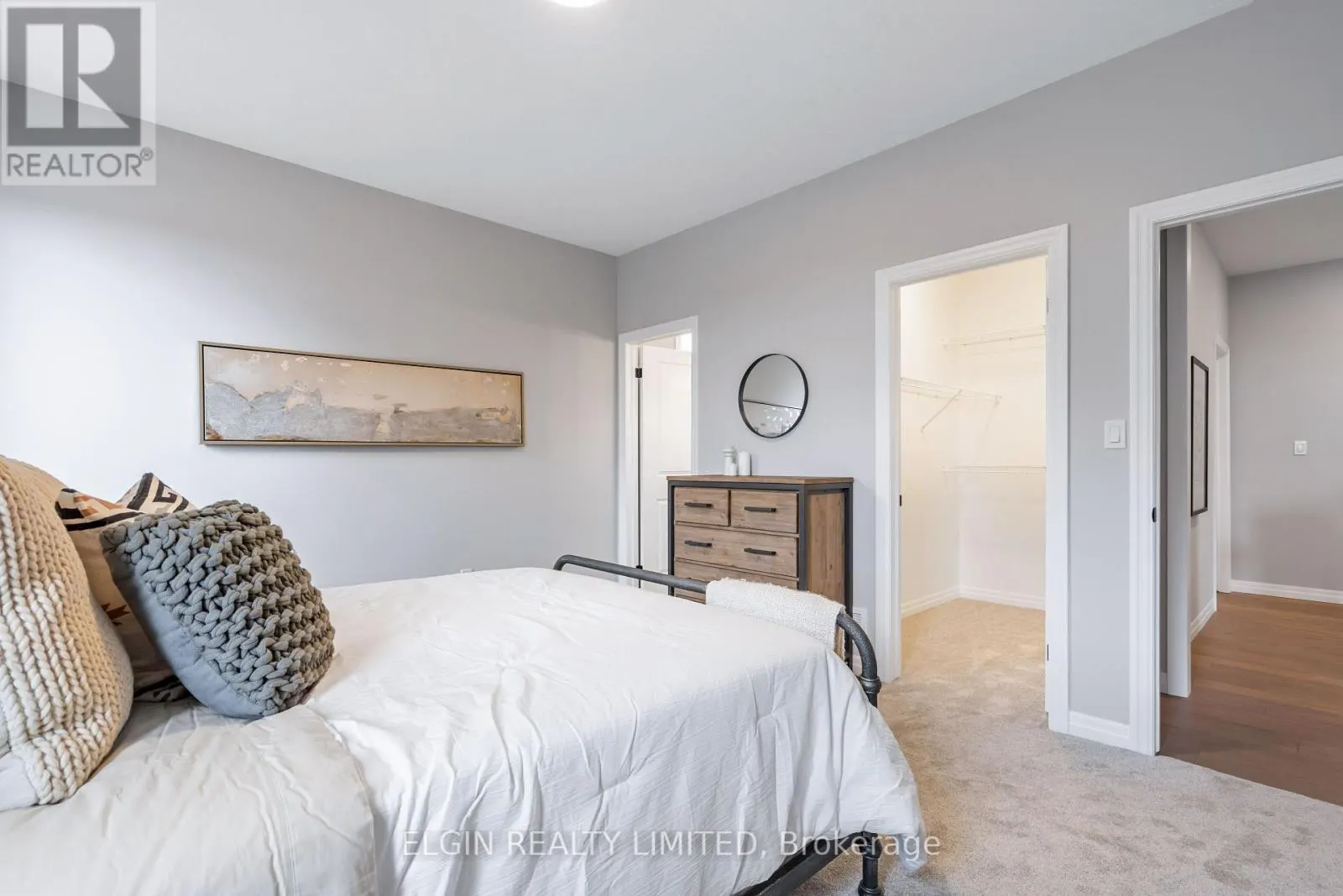 31 HEMLOCK CRESCENT