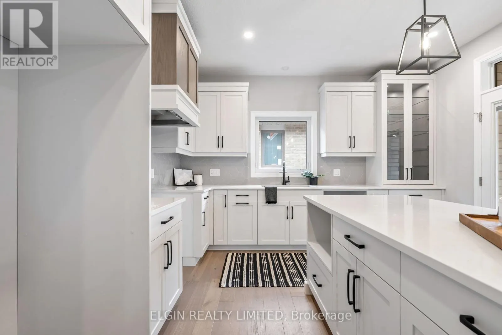 31 HEMLOCK CRESCENT