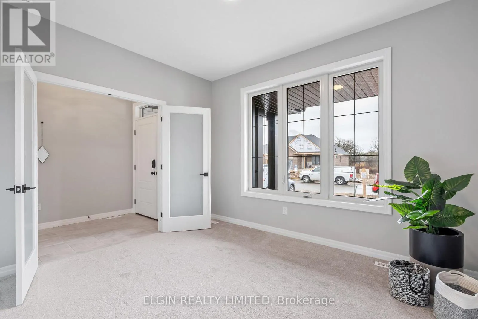 31 HEMLOCK CRESCENT
