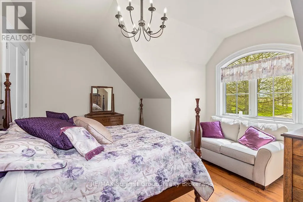 194109 GREY ROAD 13