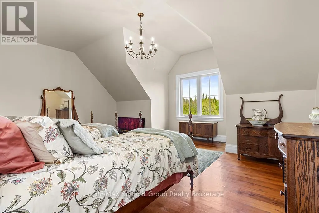 194109 GREY ROAD 13