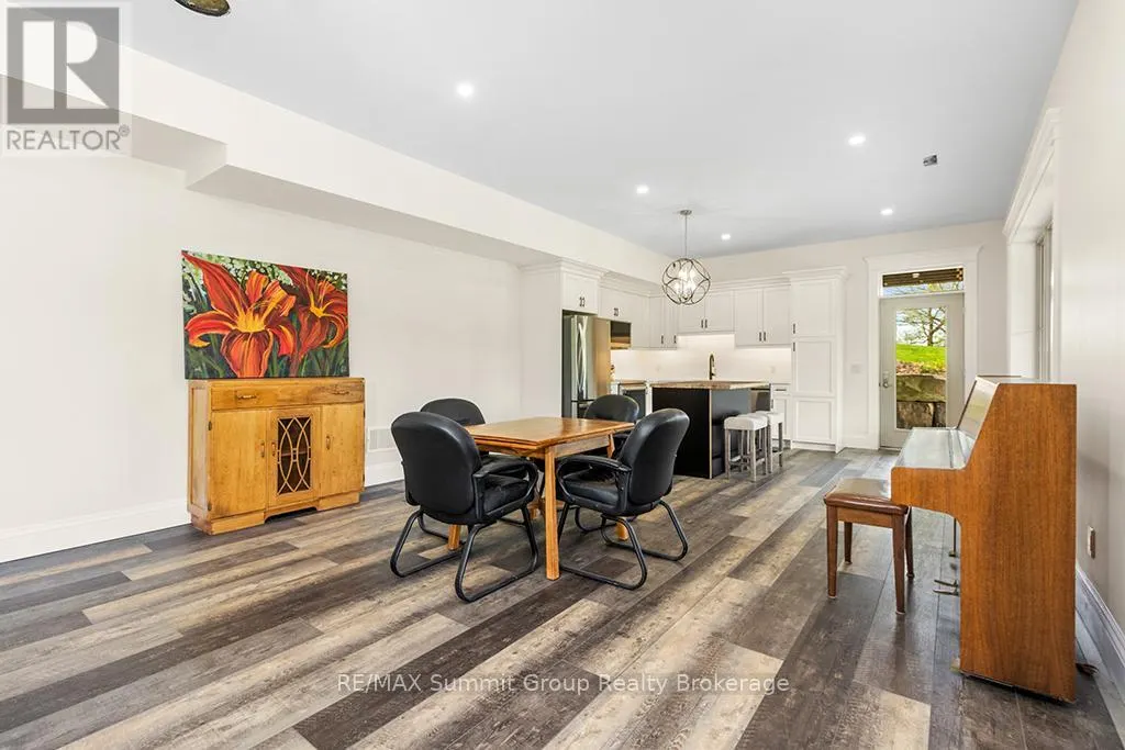 194109 GREY ROAD 13