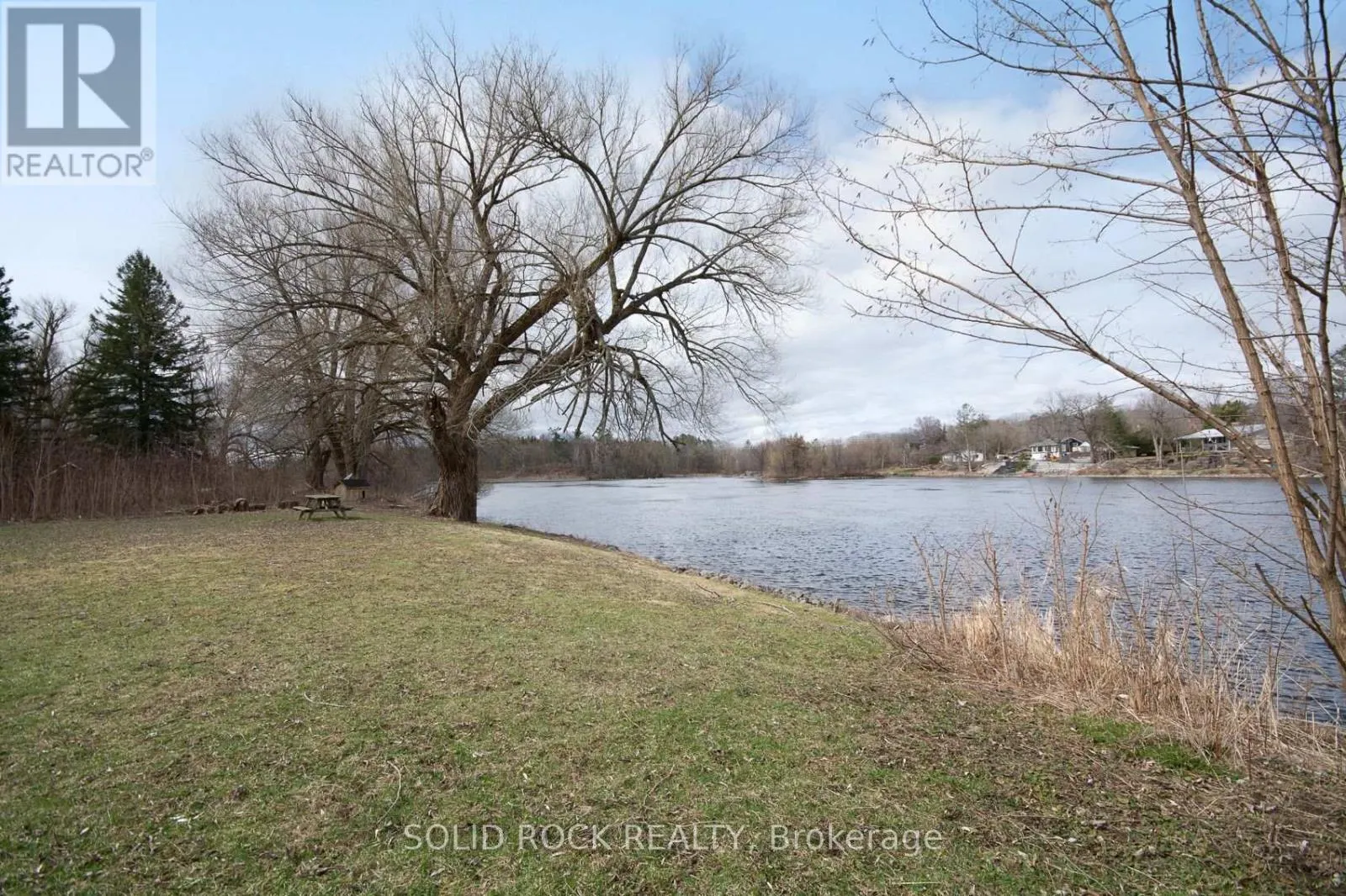 724 RIVER ROAD