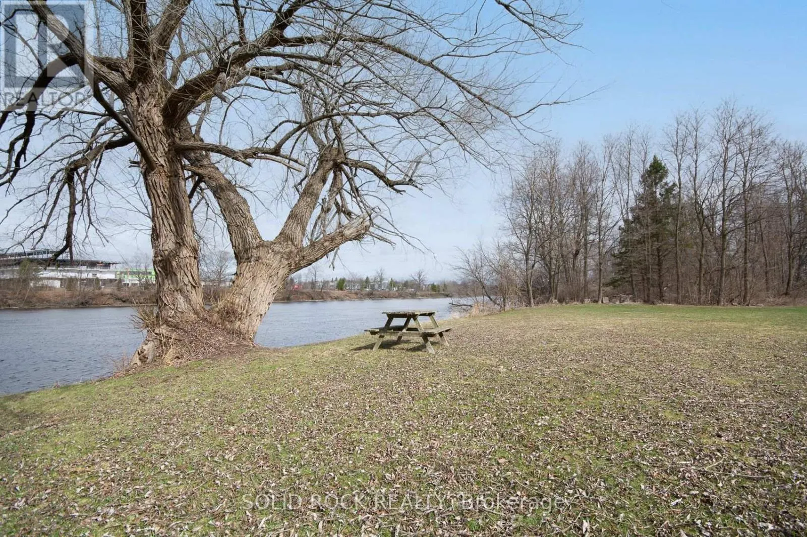 724 RIVER ROAD